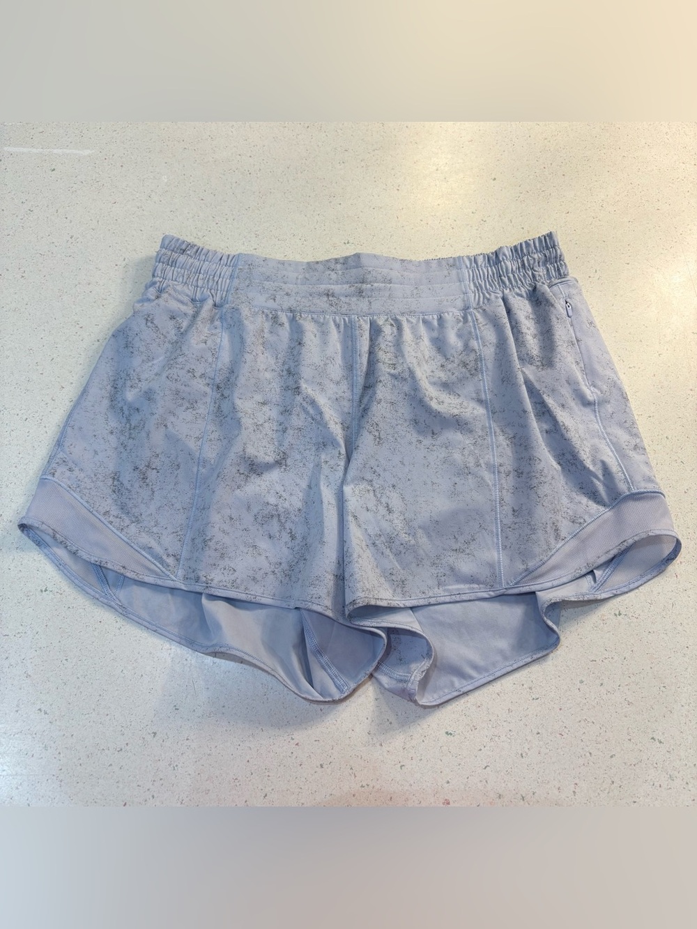 Lululemon HR Hotty Hot shorts - size 12 - 4” inseam - blue/black print
